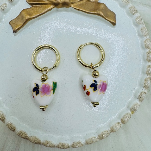 Dainty Cute Small Ceramic Heart Earrings - Picture 5 of 6